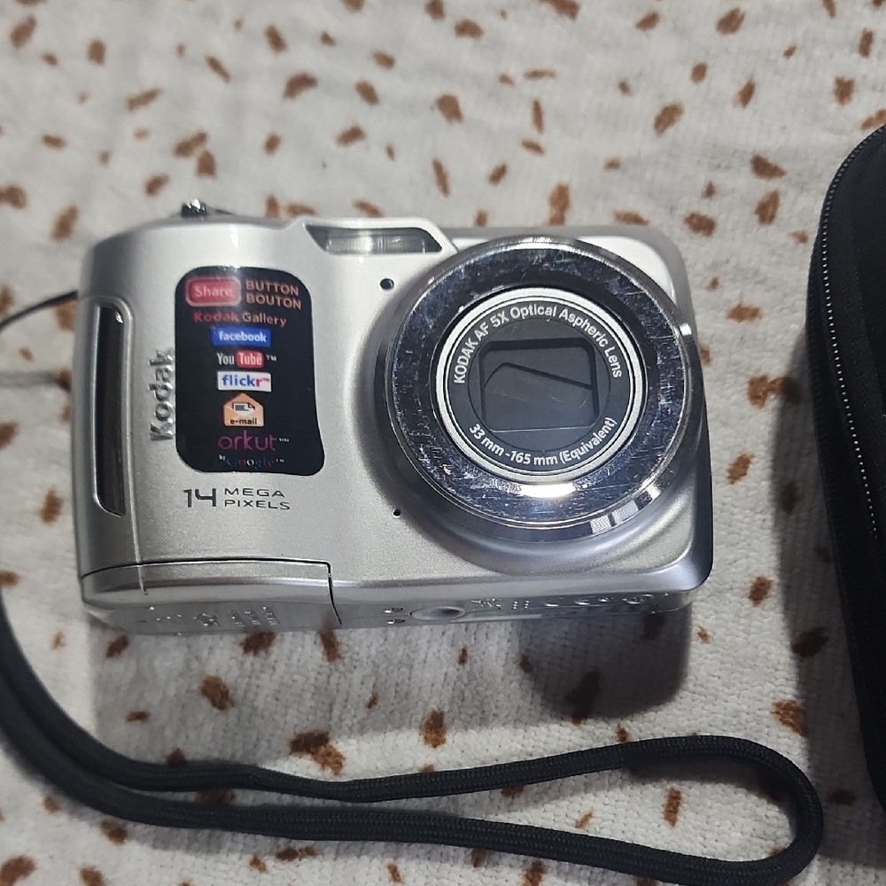 Kodak Silver Digital Camera with 14MP